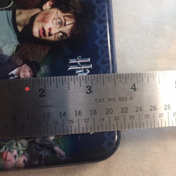 HARRY POTTER TIN BOX VINTAGE USED 7 1/2"L x 3 1/2 ' x 15/16" - Picture 10 of 15
